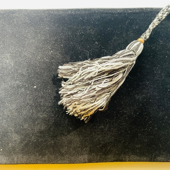 A sequence clutch - Picture 4 of 4